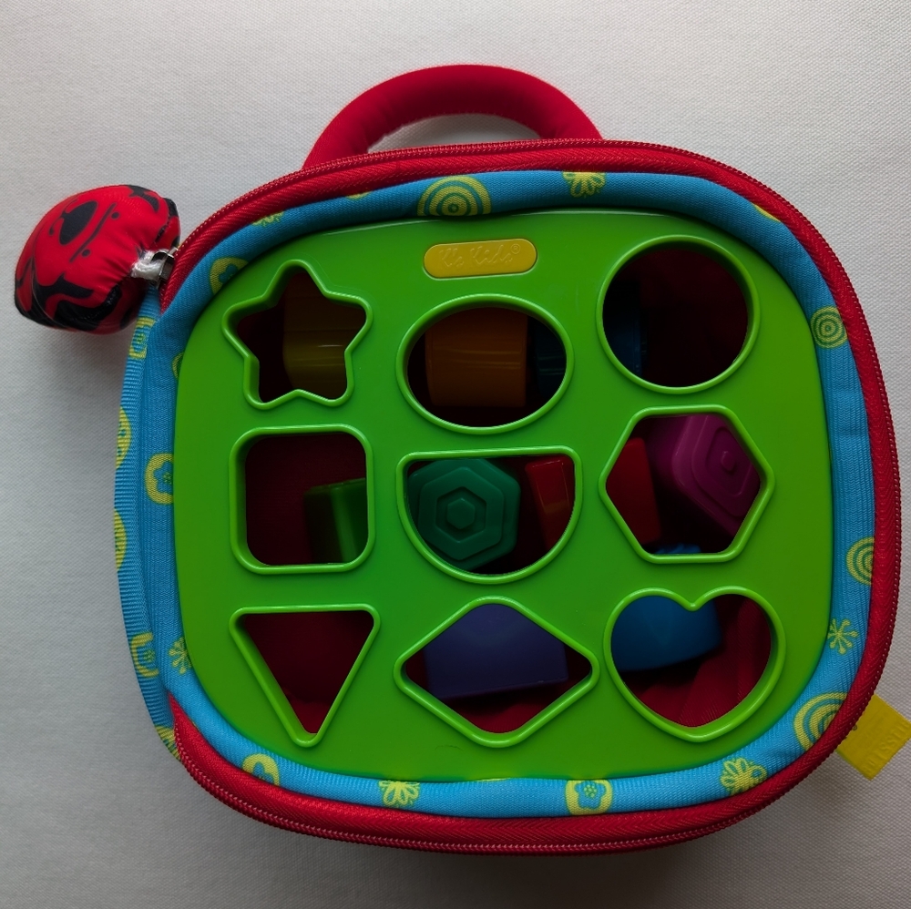 EUC Melissa And Doug Take Along Shape Sorter